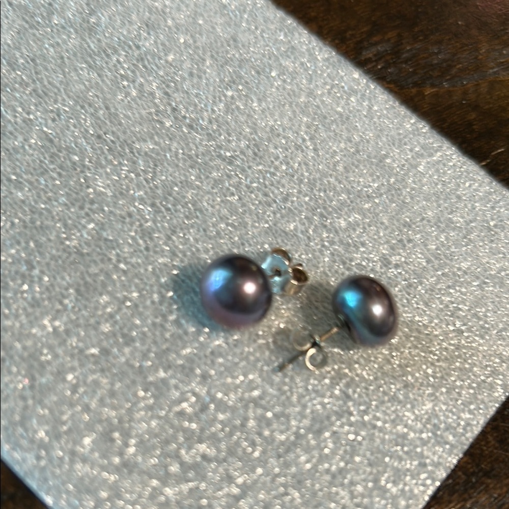 Elegant Black Pearl Stud Earrings